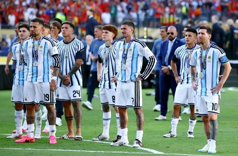 فيفا يحسم الجدل بشأن استبعاد الأرجنتين من كأس العالم