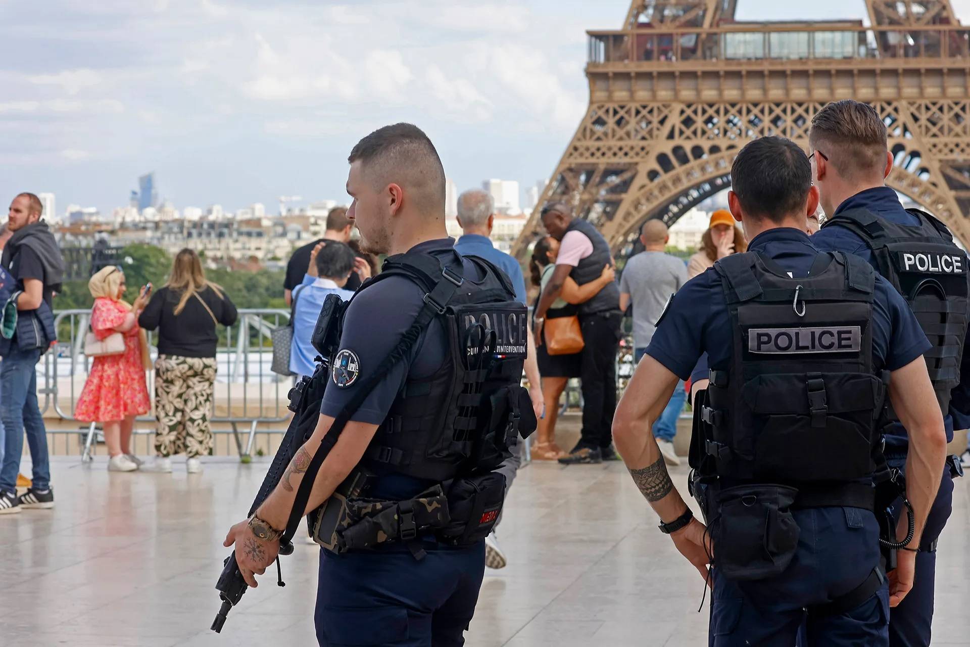 حادث طعن وسط باريس وإصابة 3 أشخاص