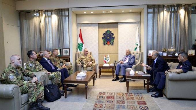 اللواء شقير يستقبل وفد اللجنة العسكرية التقنية في زيارة وداعية