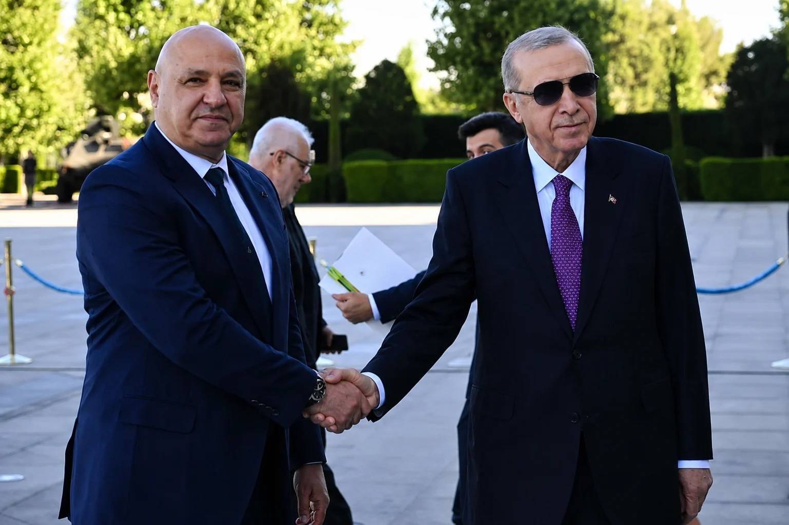 عون من أنقرة: دولة واحدة وجيش واحد... وأردوغان يؤكد دعم لبنان وإعمار الجنوب