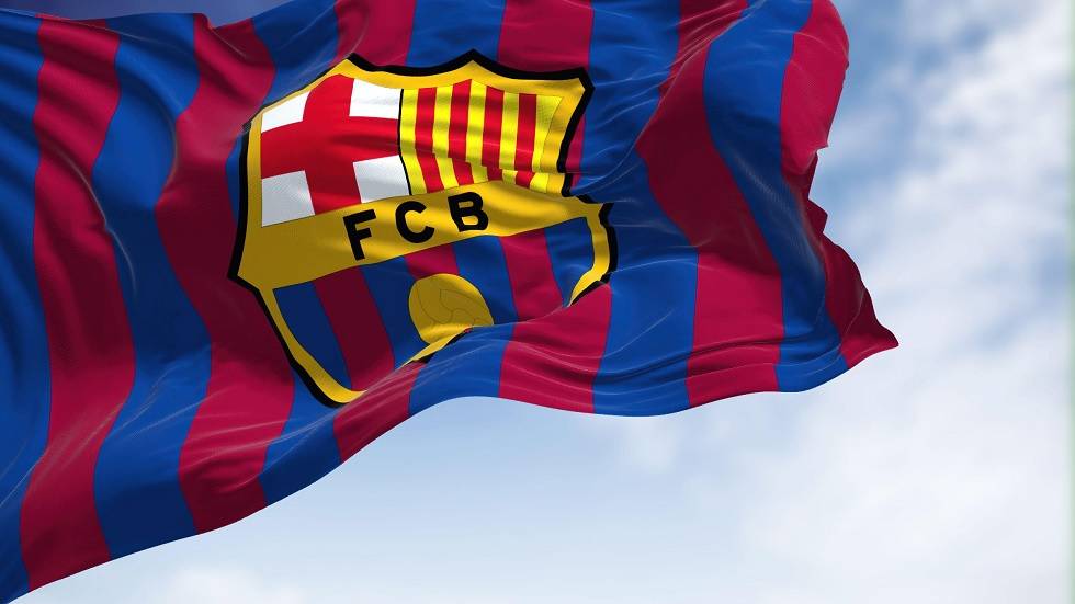 بسبب التفاوض دون إذن... أزمة قانونية تشتعل بين برشلونة وأتلتيكو مدريد