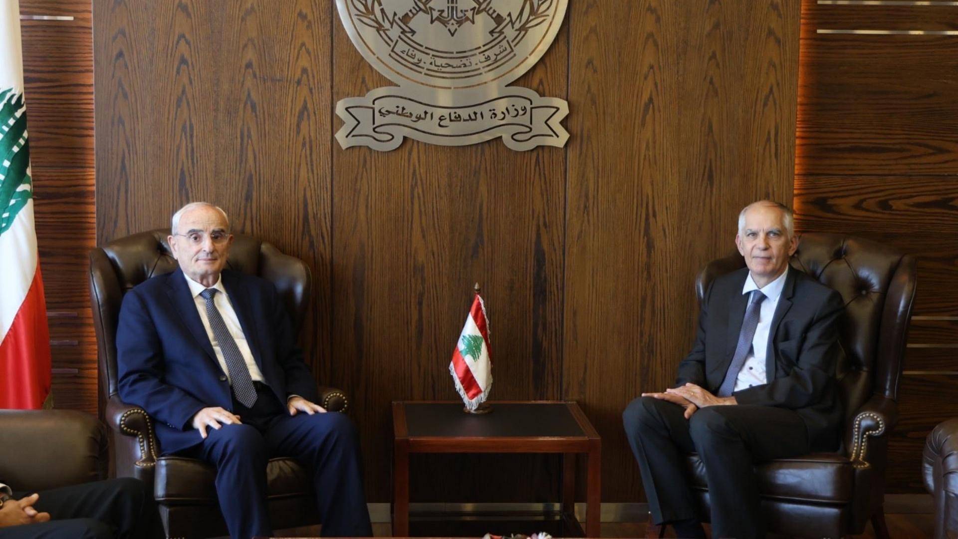 منسى يستقبل السفير الفرنسي في زيارة وداعية