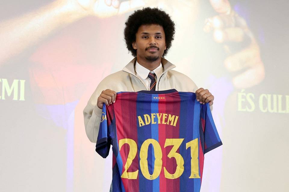 أديمي يتحدى لامين يامال: لا أخشى أي لاعب في برشلونة