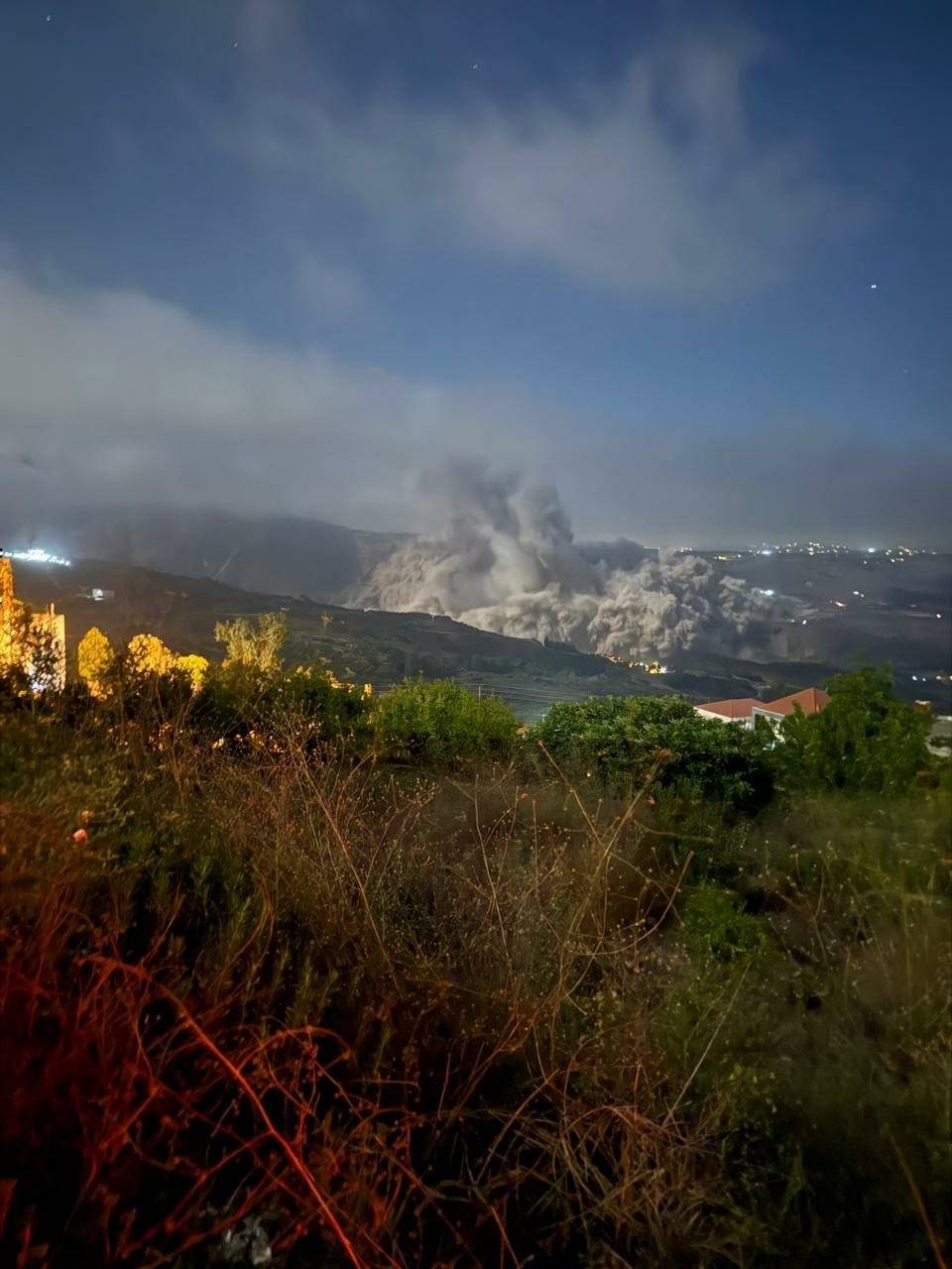 الجنوب على وقع التفجيرات... الاحتلال يصعّد ليلًا
