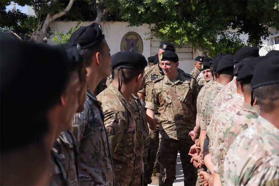 قائد الجيش: نرفض بقاء
الاحتلال على أي جزء من ترابنا