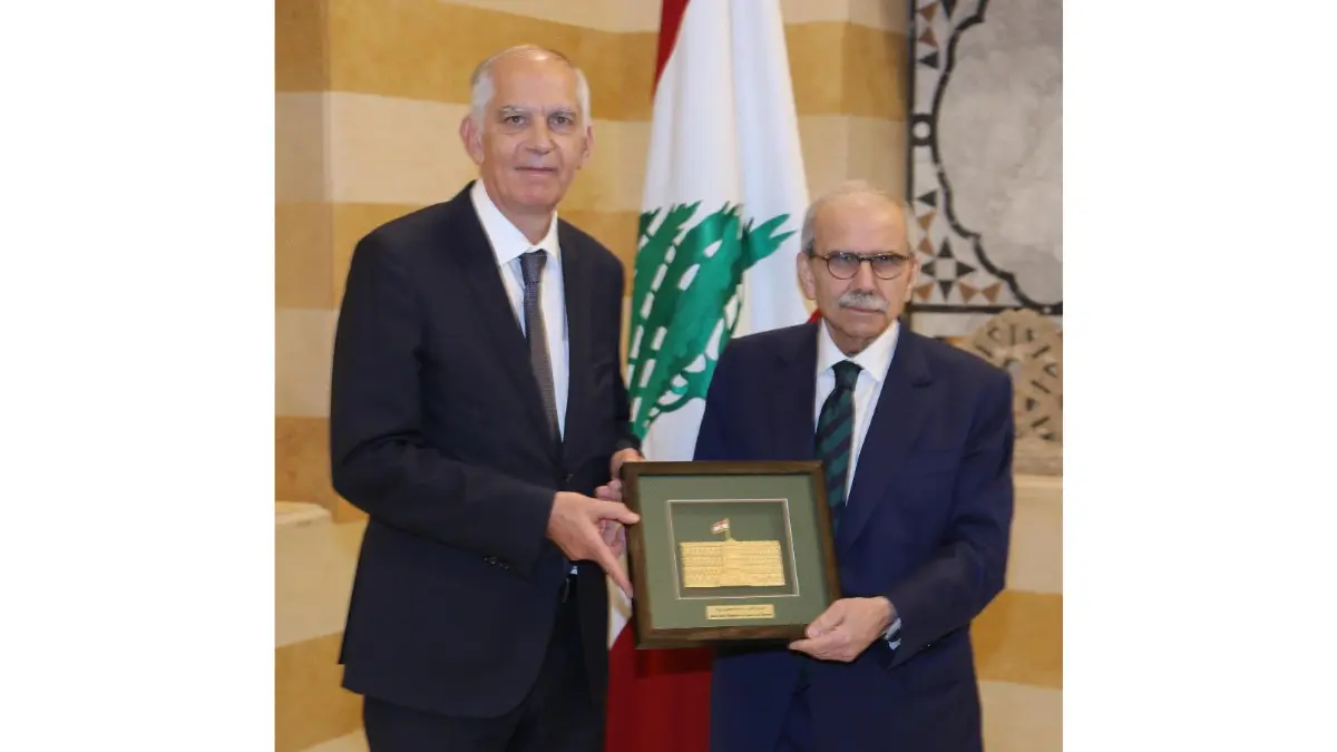 سلام يستقبل السفير الفرنسي في زيارة وداعية