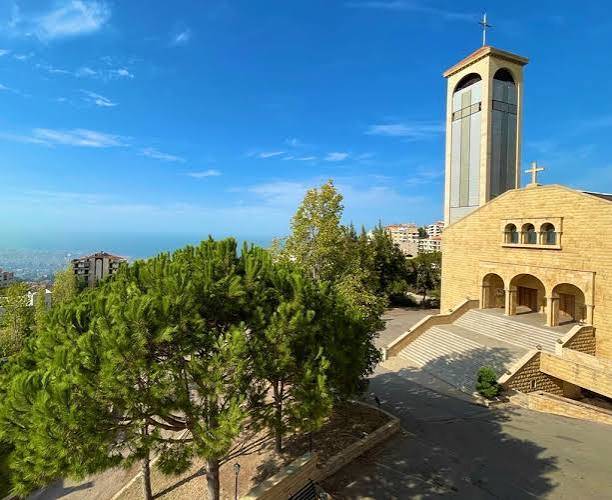 عند ساعة الانفجار... أجراس الكنائس تستعيد ذكرى شهداء المرفأ