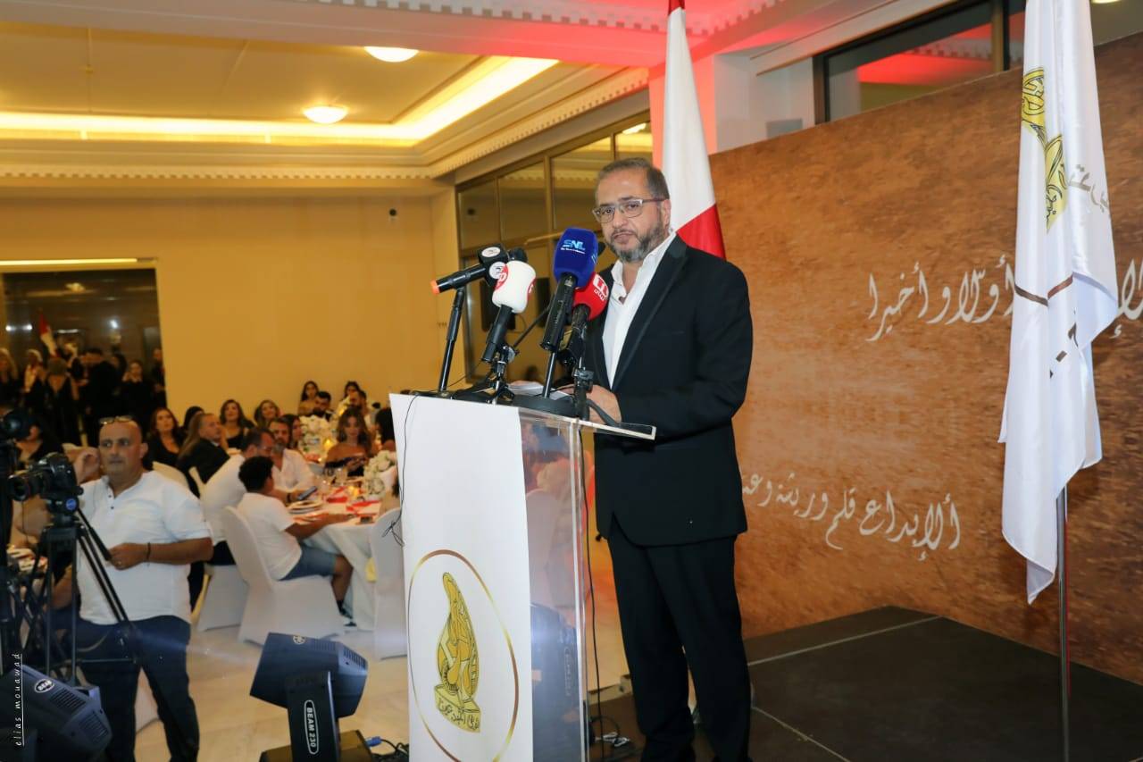 "أرض المبدعين" تُكرّم من يرفعون اسم لبنان عاليًا في أمسية عنوانها الرقيّ والجمال