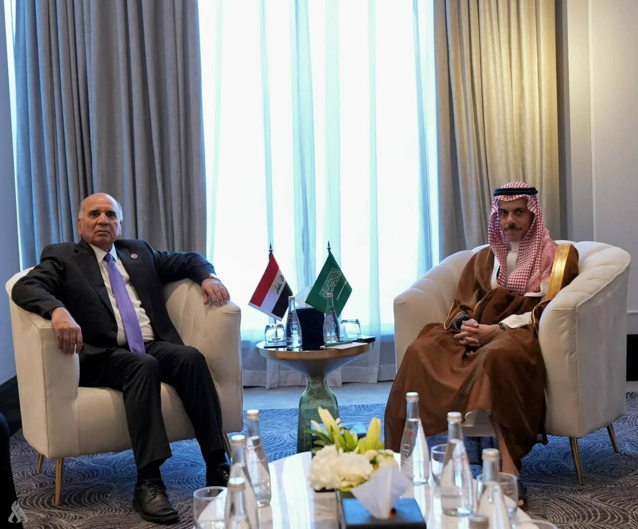 العراق والسعودية يبحثان تعزيز العلاقات وترتيبات زيارة وفد أمني إلى الرياض