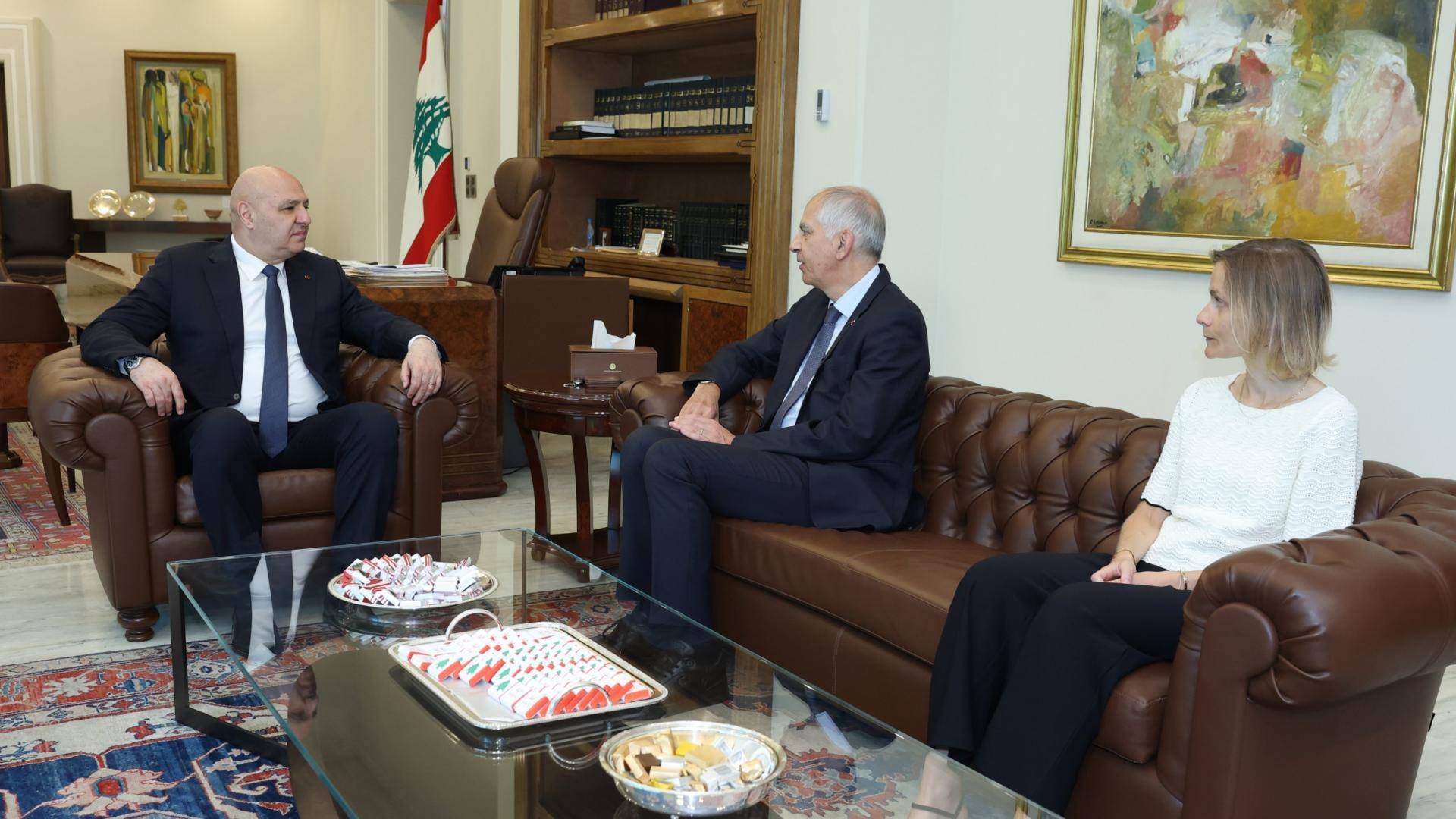 السفير الفرنسي يودع الرئيس عون مع نهاية مهمته الدبلوماسية