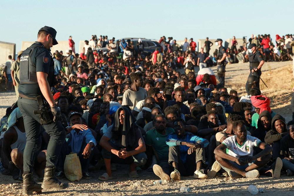 سبتة تحت الضغط... آلاف المهاجرين والقُصّر يفوقون قدرة مراكز الإيواء