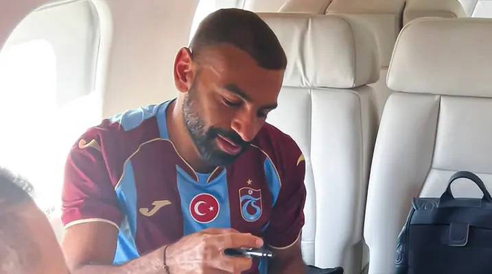 الرقم 10 لصلاح... فمن تنازل عنه؟