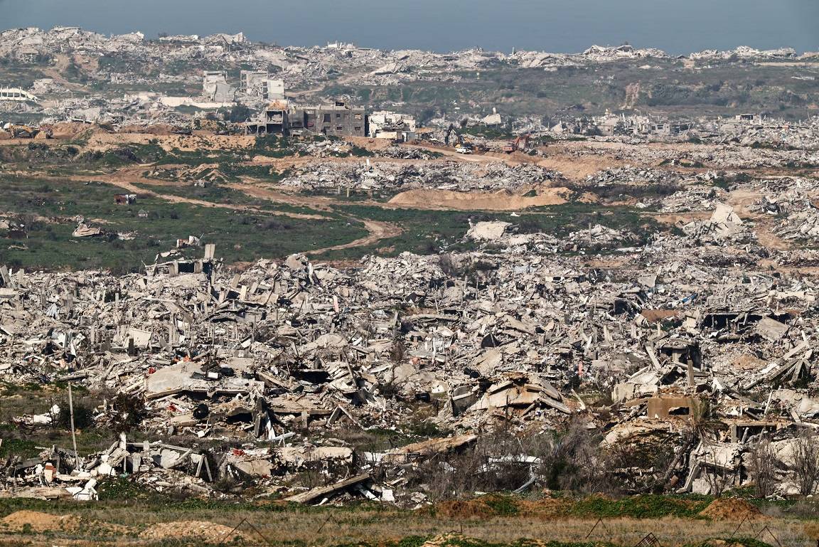 انتكاسة جديدة في مفاوضات غزة.. وملادينوف يغيّر موقفه