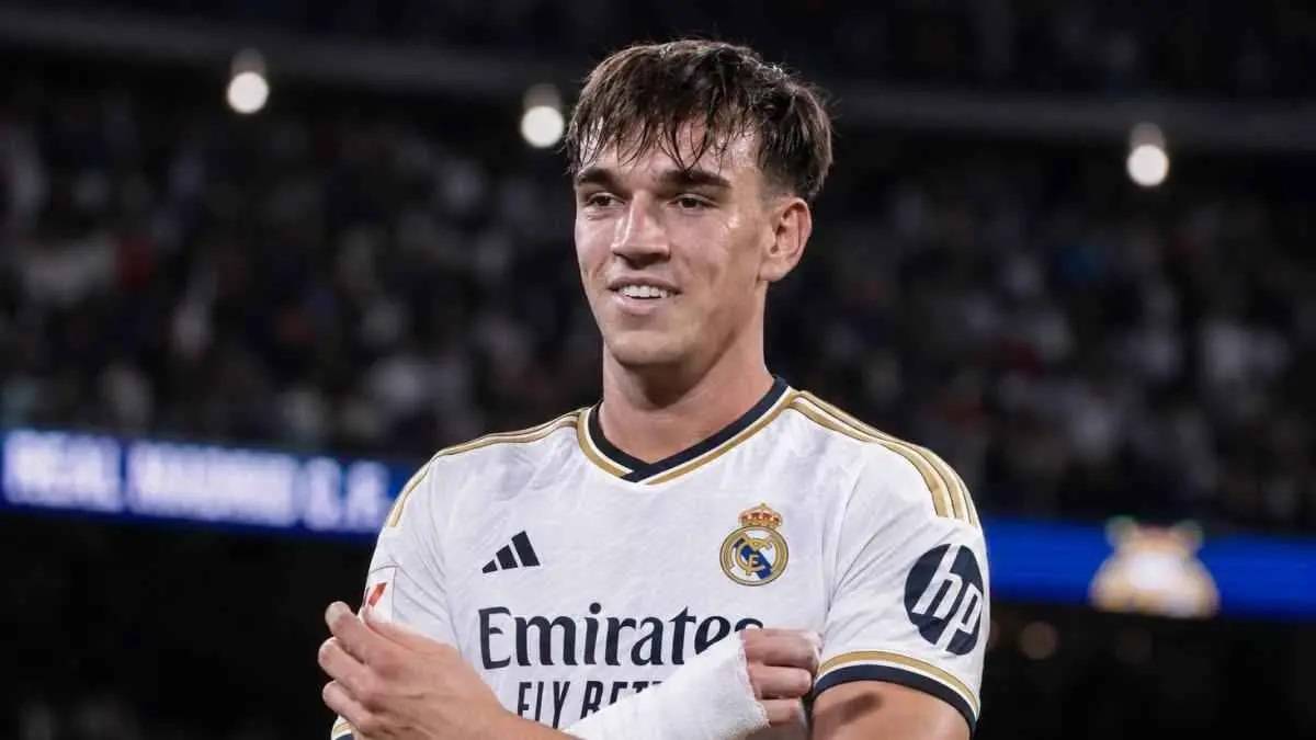 موهبة جديدة في ريال مدريد.. كارلوس إسبي يبهر مورينيو بهدف عالمي