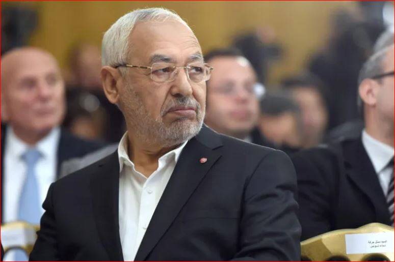 الغنوشي يدخل إضراباً عن الطعام احتجاجاً على عزله
