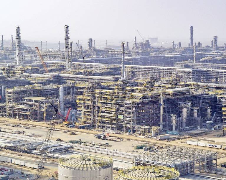 الحوثيون استهدفوا مصفاة "أرامكو​ في ​جيزان السعودية