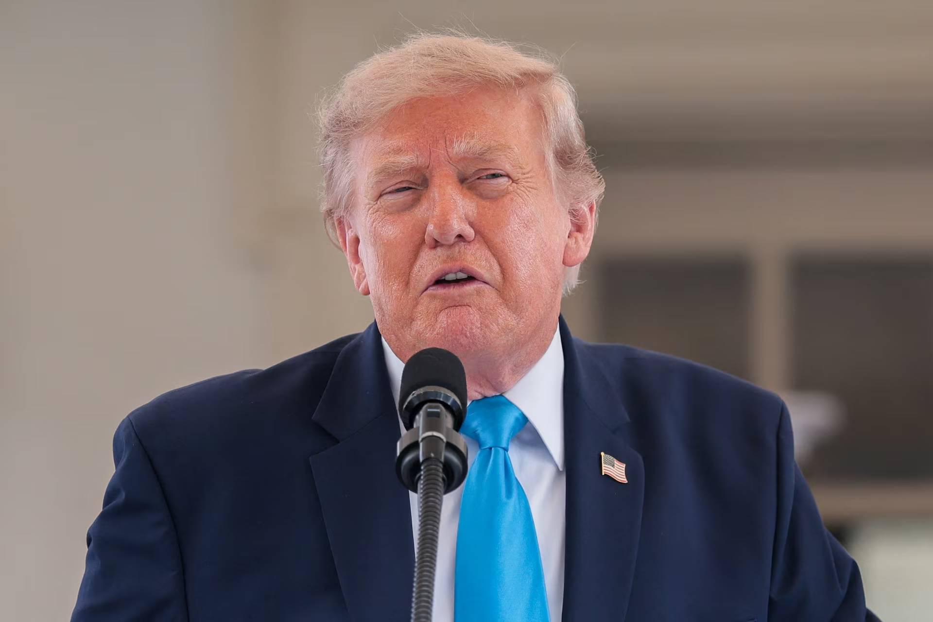 ترامب يصف قرار وقف بناء قاعة الاحتفالات بالبيت الأبيض بـ"العار الوطني"