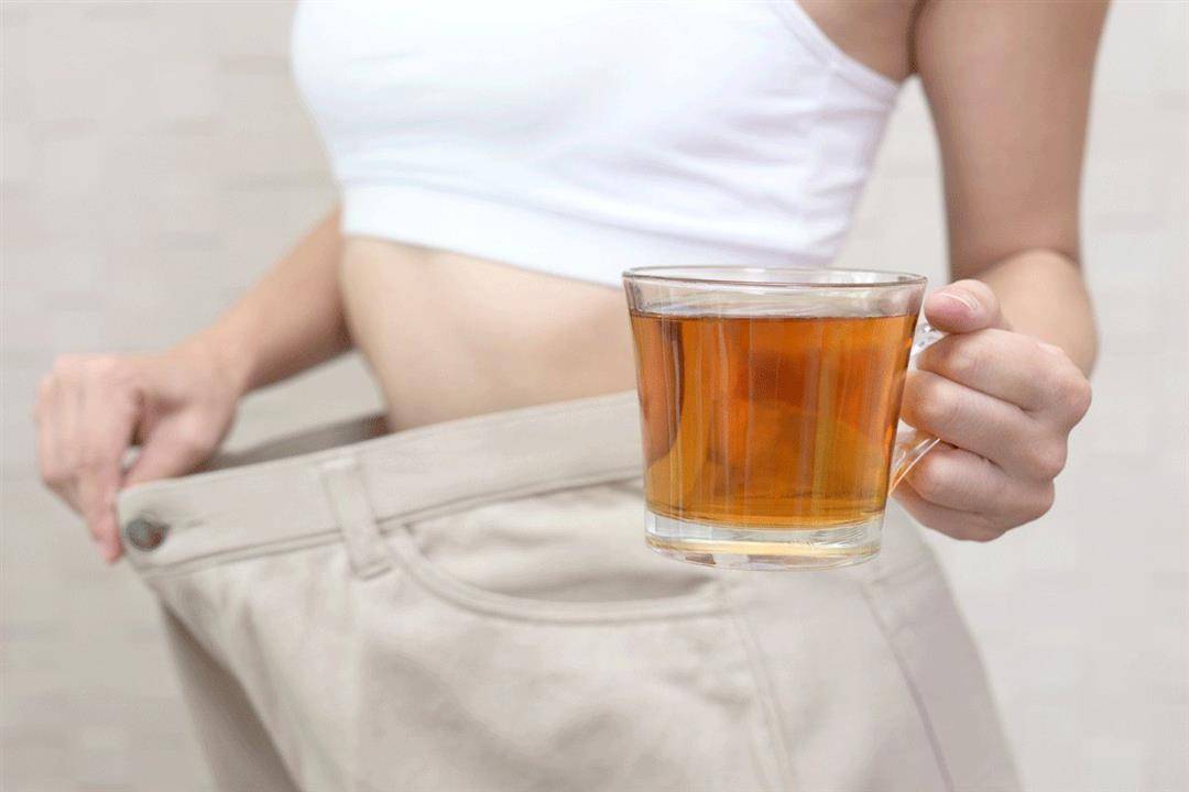 من الماء إلى الشاي الأخضر.. 6 مشروبات تدعم رحلة خسارة الوزن