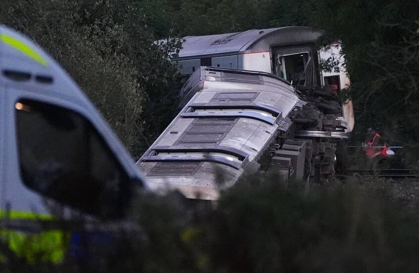20 مصاباً في حادث خروج قطار عن القضبان بجنوب بريطانيا
