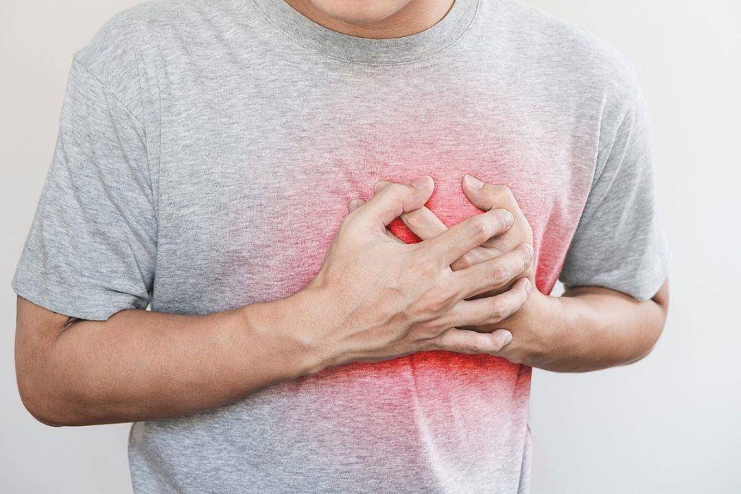 أخصائية أمراض القلب تحذر من 4 عادات يومية تزيد خطر الإصابة بالأزمات القلبية والجلطات