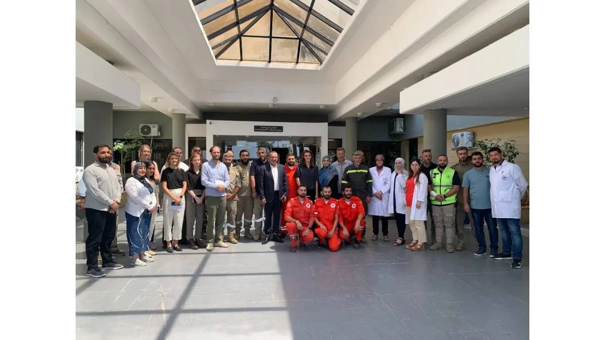 وفد هولندي يتفقد مستشفى نبيه بري الحكومي بعد العدوان الإسرائيلي