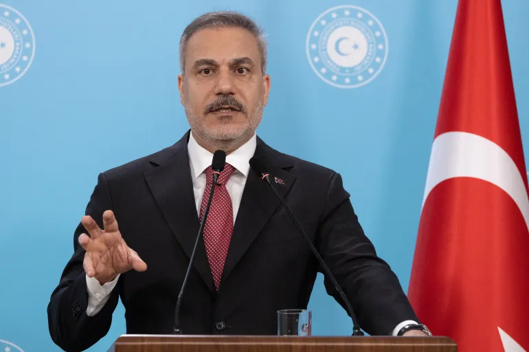 فيدان يجري مباحثات مع رئيس المخابرات المصرية