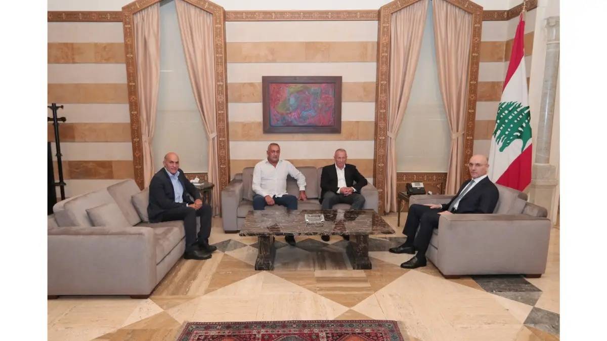 الحجار يشدد على إجراءات فورية للحد من خطر الطيور على الملاحة الجوية