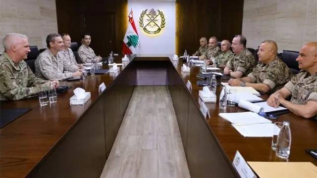 هيكل يبحث مع كليرفيلد تطورات الجنوب والترتيبات الأمنية لاتفاق الإطار