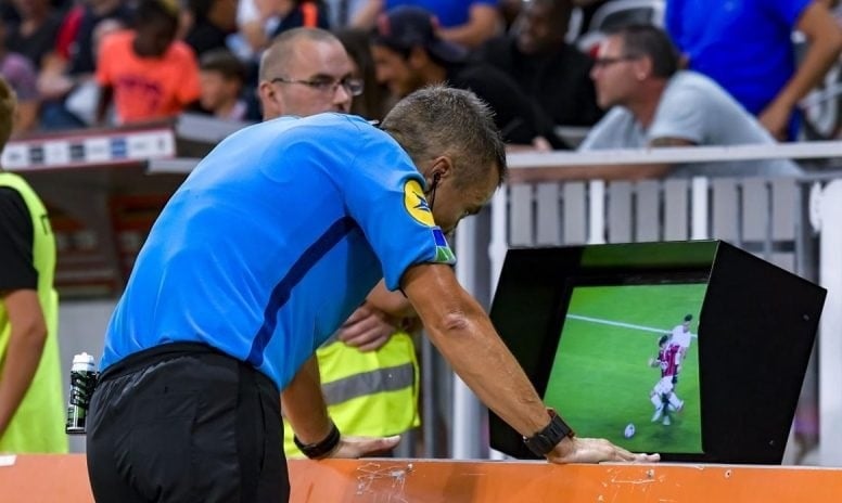 ثورة جماهيرية ضد الـ VAR مع انطلاق كأس ألمانيا