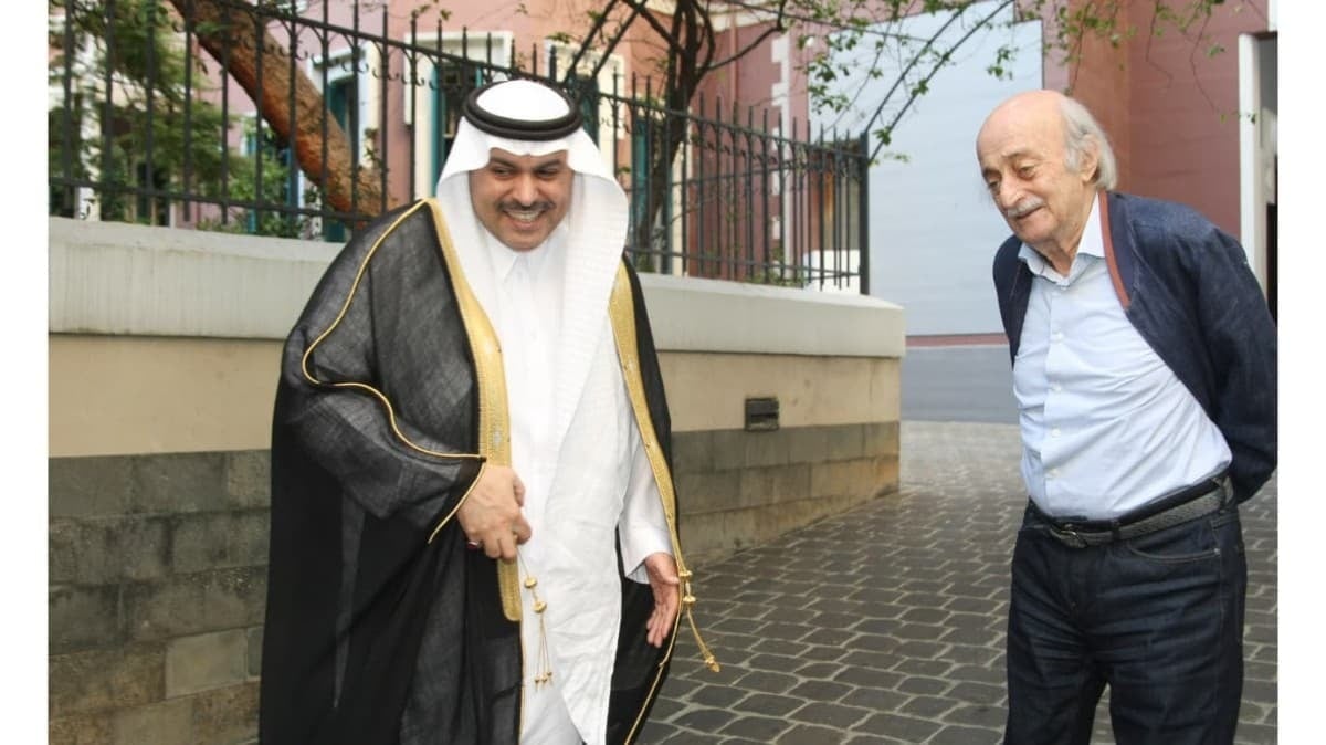 ماذا بحث جنبلاط مع السفير السعودي؟