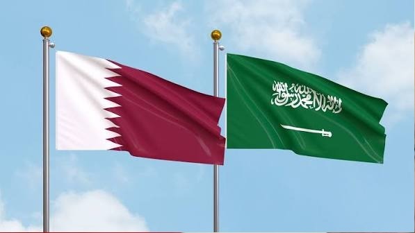 الخارجية القطرية: رئيس الوزراء وزير الخارجية بحث مع وزير الخارجية السعودي في الرياض جهود خفض التصعيد، وأكدا دعمهما لجهود تسوية الخلافات دبلوماسيا، وشددا على ضرورة ضمان أمن الملاحة.
