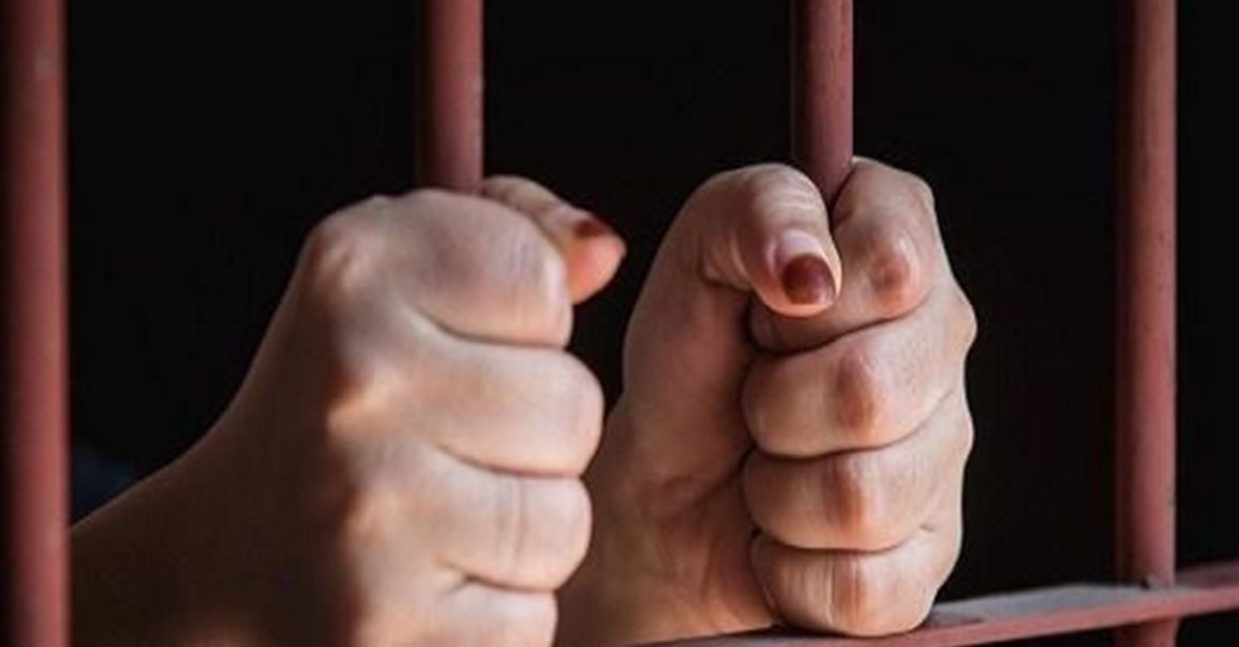 إبنة فنانة شهيرة جدّاً تُواجه عقوبة بالسجن المؤبّد
