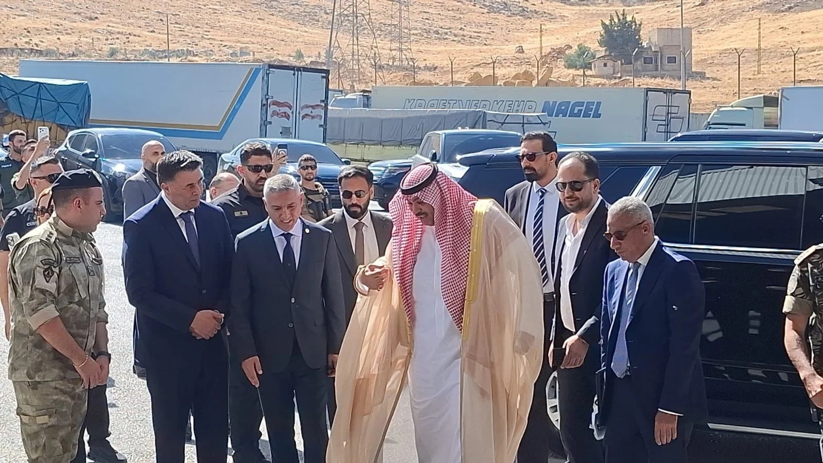 من المصنع... انطلاق الصادرات اللبنانية إلى السعودية رسمياً
