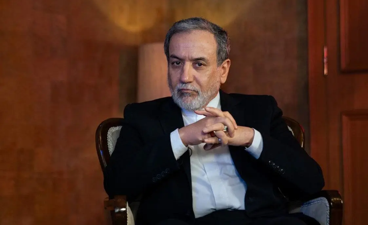 عراقجي يبحث مع قائد الجيش الباكستاني جهود إنهاء الحرب والمسار الدبلوماسي