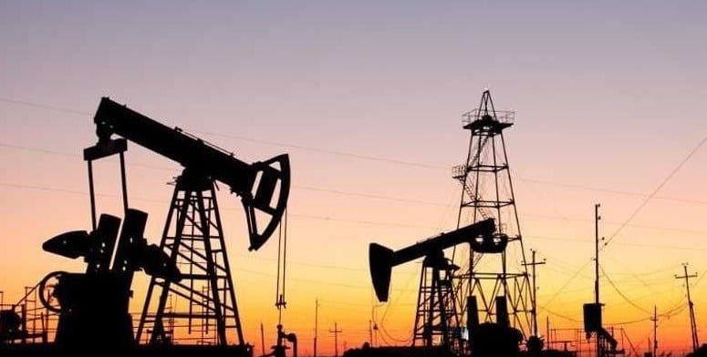 العقود الآجلة للخام الأميركي ترتفع دولارين أو 2.33% لتبلغ عند التسوية 87.83 دولار للبرميل