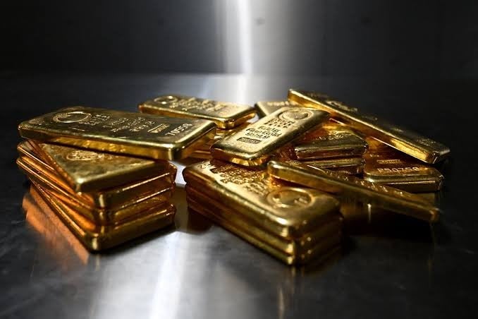 الذهب يواصل الارتفاع في المعاملات الفورية ويصعد بنحو 4% إلى 4504.59 دولار للأوقية