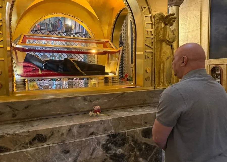 الرئيس عون أمام ضريح القديسة ريتا في "كاشيا".. صلاة من أجل لبنان