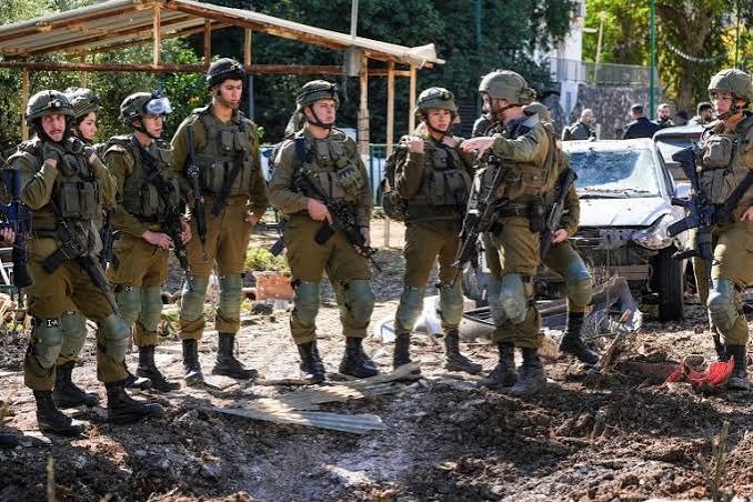 القناة 12 الإسرائيلية: الجيش ينشر قوات في منطقة الأغوار ويبدأ عمليات تمشيط بحثا عن منفذ عملية الطعن