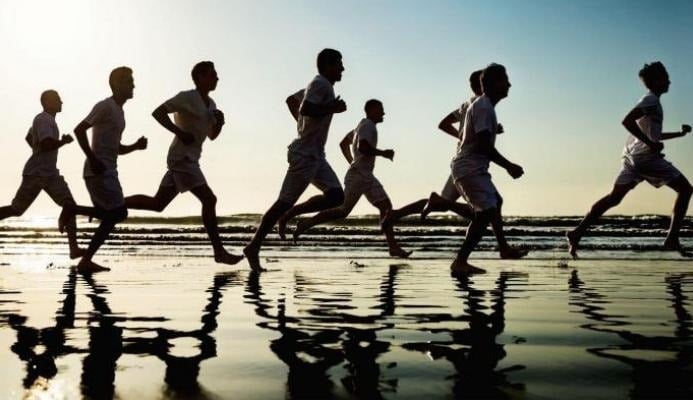 8 أكواب ماء و10 آلاف خطوة.. 8 خرافات صحية صدقناها لسنوات
