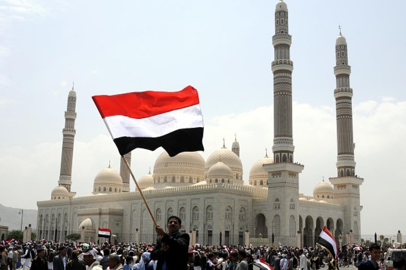 بيان للقوات المسلحة اليمنية التابعة للحوثيين: أسفرت العمليات عن مصرع وإصابة العشرات بينهم قادة وضباط وإحراق وتدمير عدد من مخازن الأسلحة