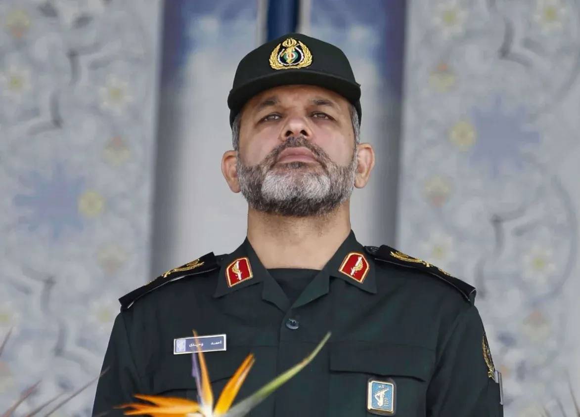 وحيدي: إيران ماضية في تعزيز قدراتها الدفاعية والهجومية