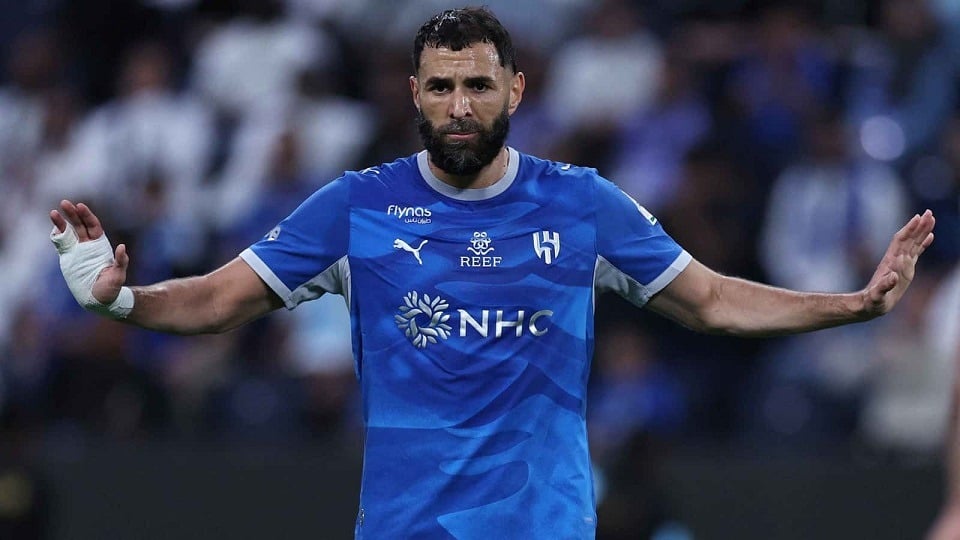 بنزيما يضع شروطه للعودة إلى الاتحاد.. 3 صفقات وطلب مفاجئ