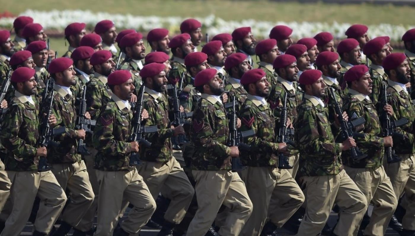 الجيش الباكستاني: قائد الجيش أجرى محادثات مع إيران بشأن السلام الإقليمي وسبل التوصُّل إلى تسوية عبر التفاوض