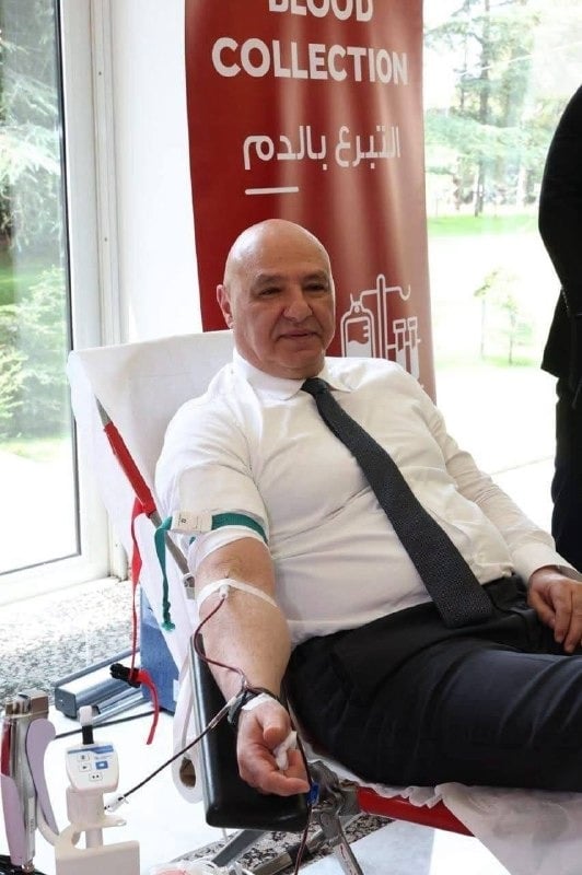الرئيس عون يشارك في حملة للتبرع بالدم مع عدد من موظفي الرئاسة نظمتها المديرية العامة في رئاسة الجمهورية، بالتعاون مع الصليب الأحمر اللبناني