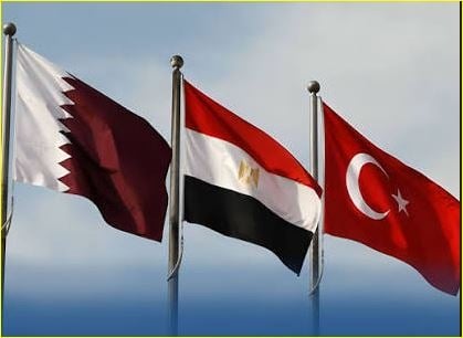مصر وقطر وتركيا تتدخل لوقف «الطائرات الورقية» من غزة.. تحذيرات إسرائيلية من انهيار خارطة الطريق