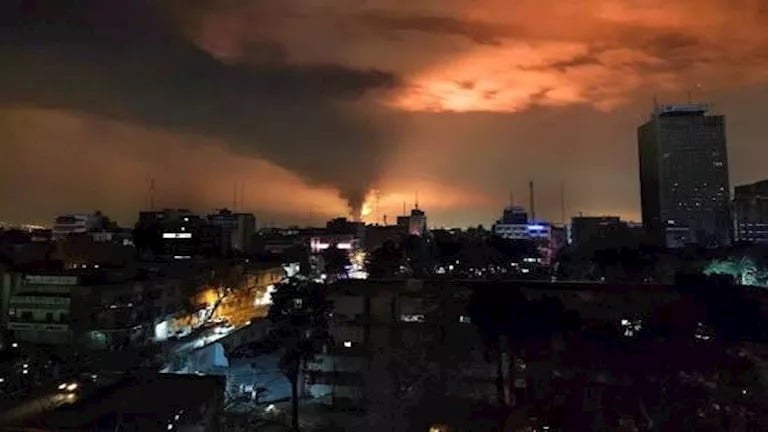 وكالة "تسنيم": مقتل شخصين وإصابة اثنين آخرين من جراء الهجوم على جزيرة لارك غربي البلاد.