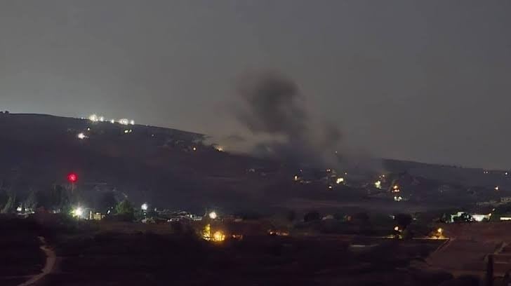 الجيش الإسرائيلي نفّذ تفجيرا في محيط نهر زوطر الغربية، وغارتان استهدفتا بلدة المنصوري في جنوب لبنان.