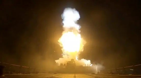 الحرس الثوري الإيراني: مقتل وإصابة عدد من مقاتلينا ومواطنينا في الهجوم الأميركي - الاسرائيلي على جزيرة لارك.