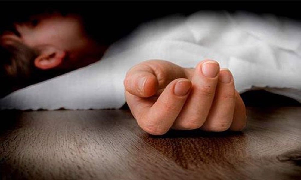 وفاة طفل إثر سقوط رافعة محمّلة بالرمال عليه في مركبتا