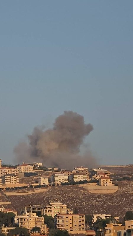 غارة إسرائيلية تستهدف دوحة كفررمان